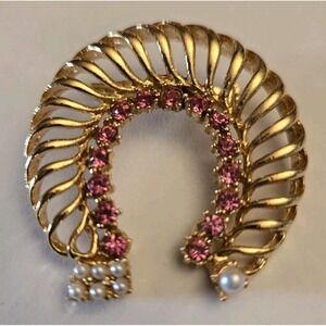Vintage Gerrys Horseshoe Brooch Pin Faux Pearls Pink Rhinestones Chic Gold Tone